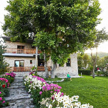 Bujtina Shkodrani Bed & Breakfast Voskopoje Exterior photo