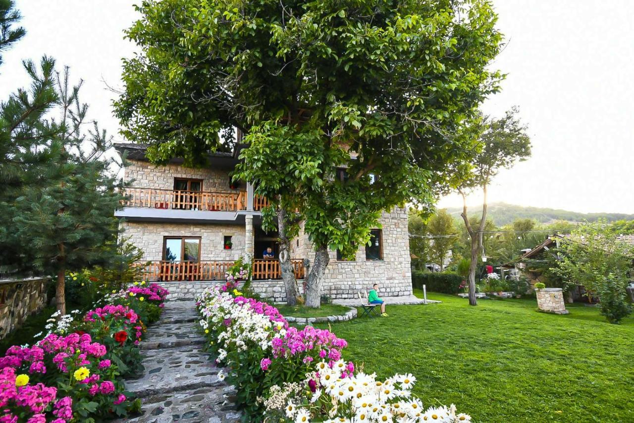 Bujtina Shkodrani Bed & Breakfast Voskopoje Exterior photo