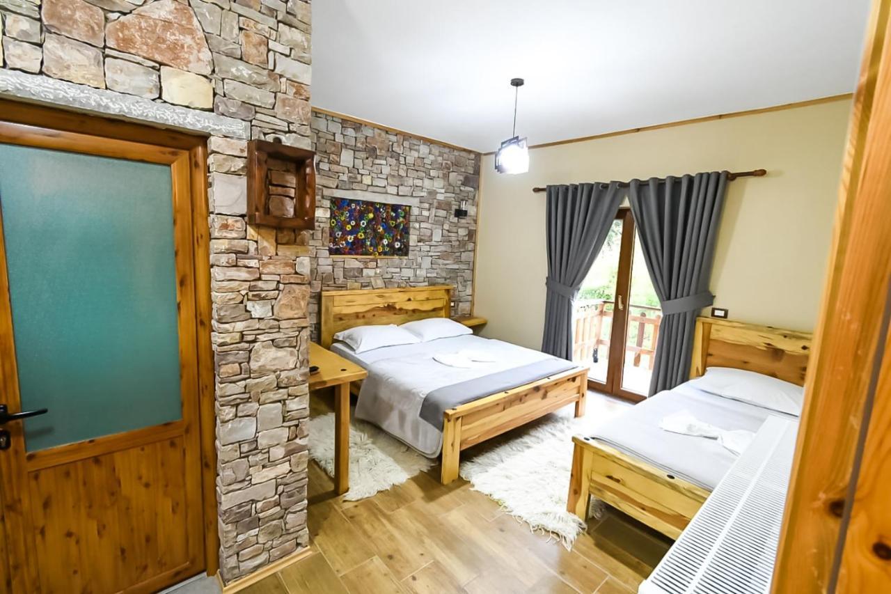 Bujtina Shkodrani Bed & Breakfast Voskopoje Exterior photo